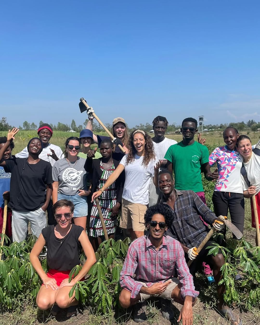 ESC HumAid volunteers on the ECHAV team project in Kenya